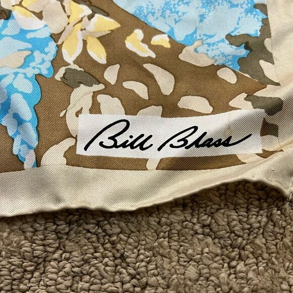Bill Blass 100% Silk Square Scarf Floral Print 19"x19" - Picture 3 of 4